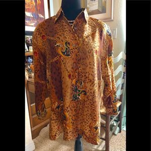 Beautiful vintage silk shirt by Forenza